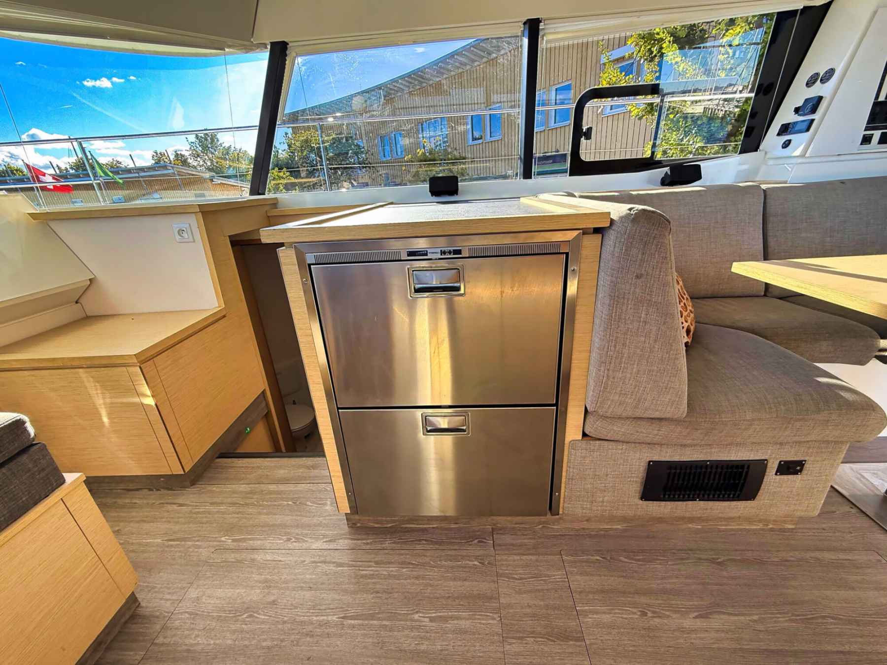 Motorboot Fountaine Pajot Motorcatamaran MY 37