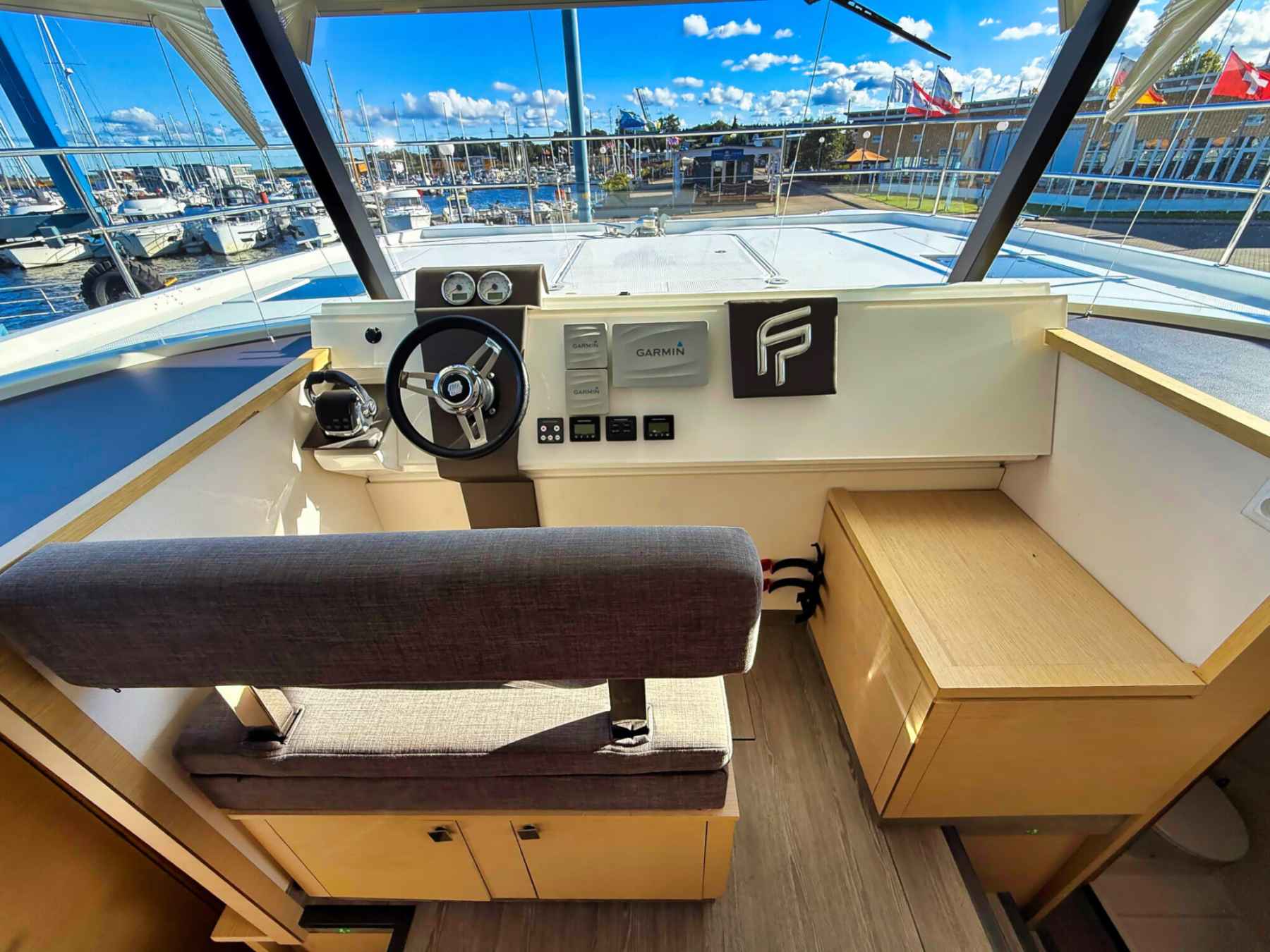 Motorboot Fountaine Pajot Motorcatamaran MY 37