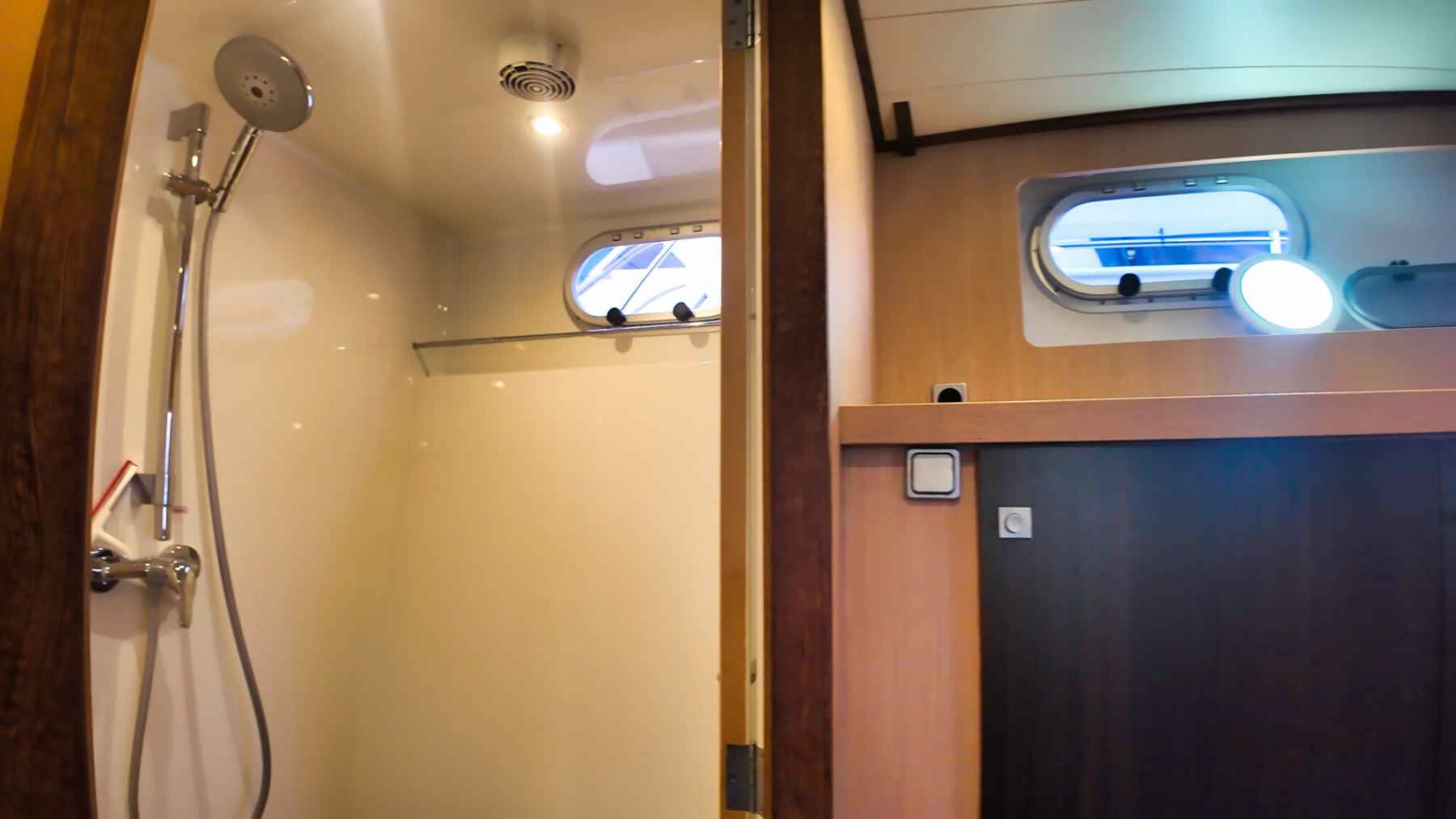Motorboot Aventura 43 AK Cabrio