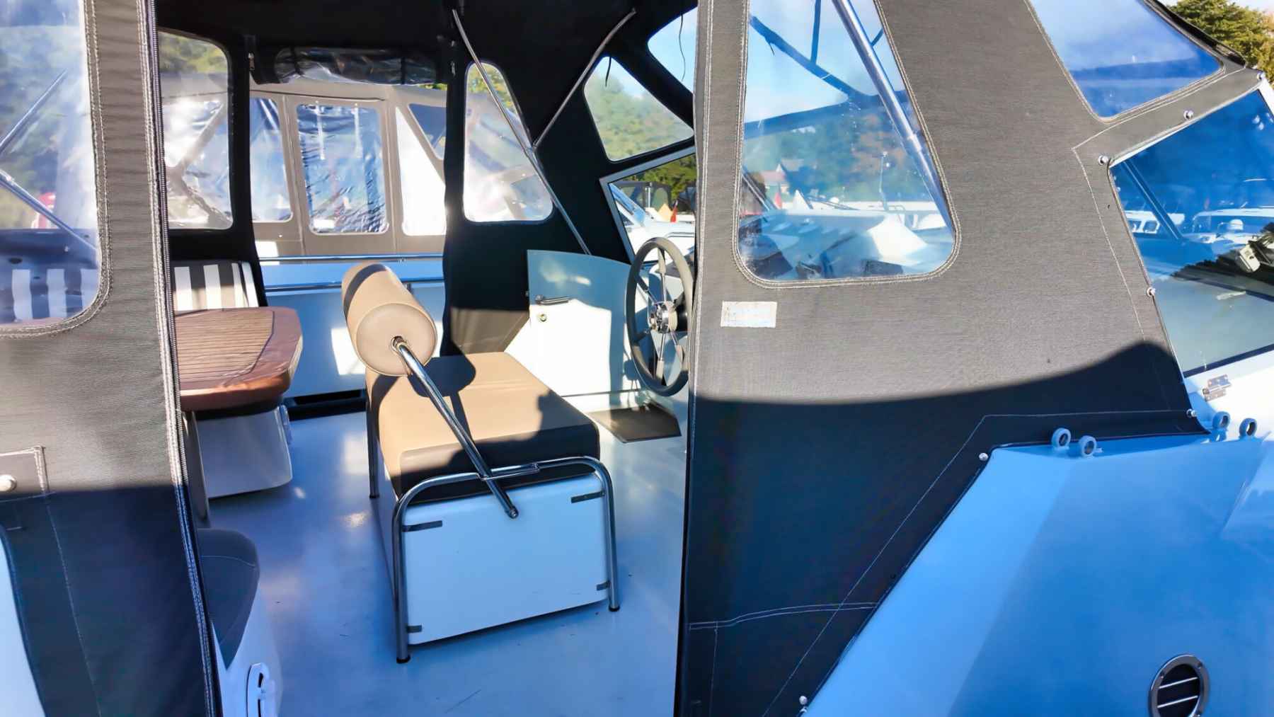 Motorboot Aventura 43 AK Cabrio