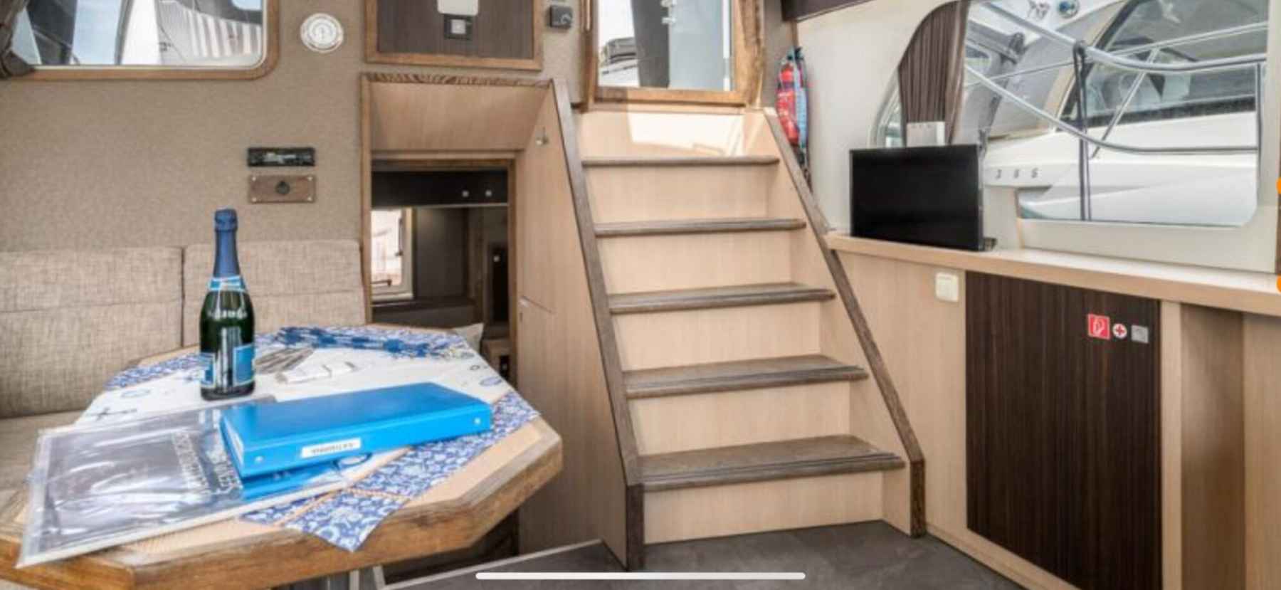 Motorboot Aventura 43 AK Cabrio