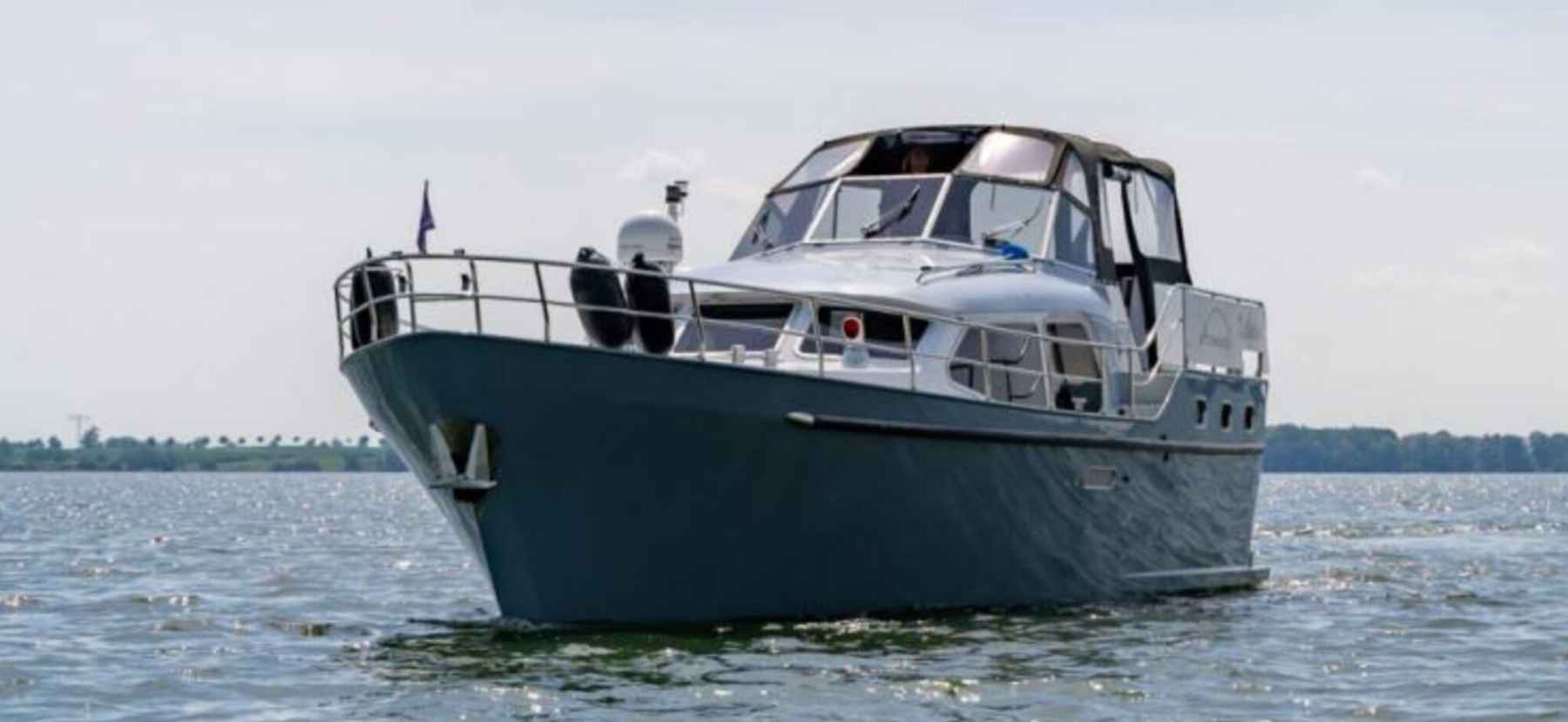 Motorboot Aventura 43 AK Cabrio