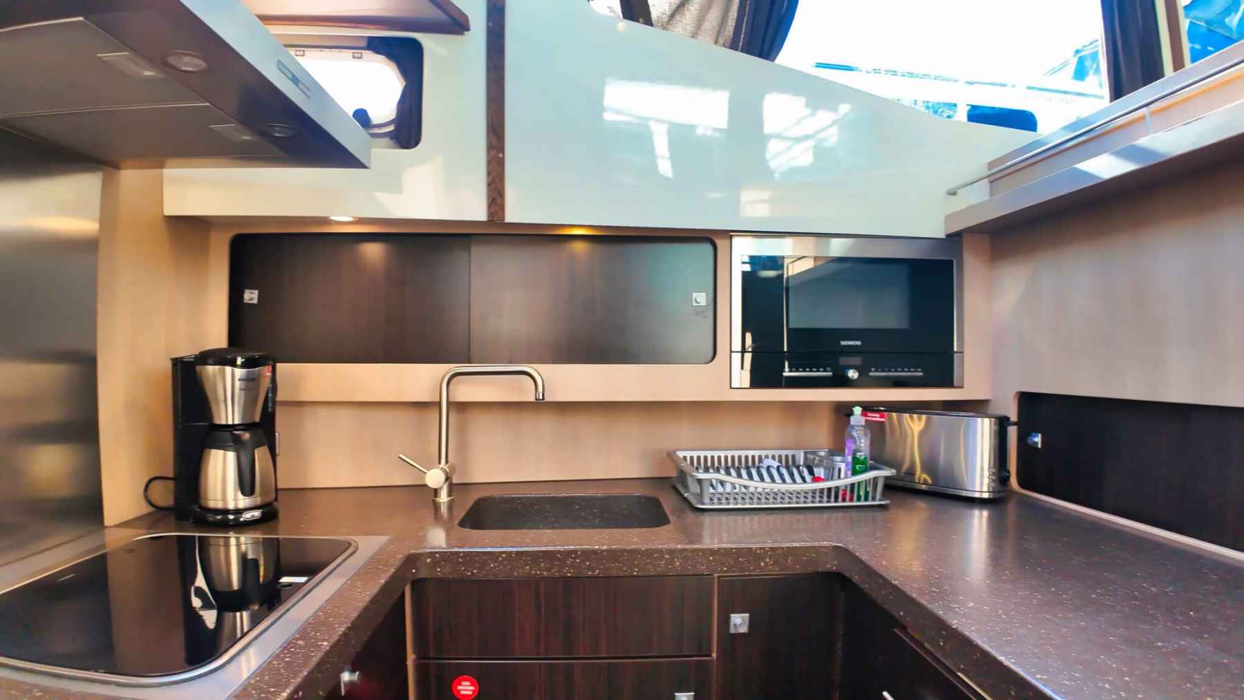 Motorboot Aventura 43 AK Cabrio