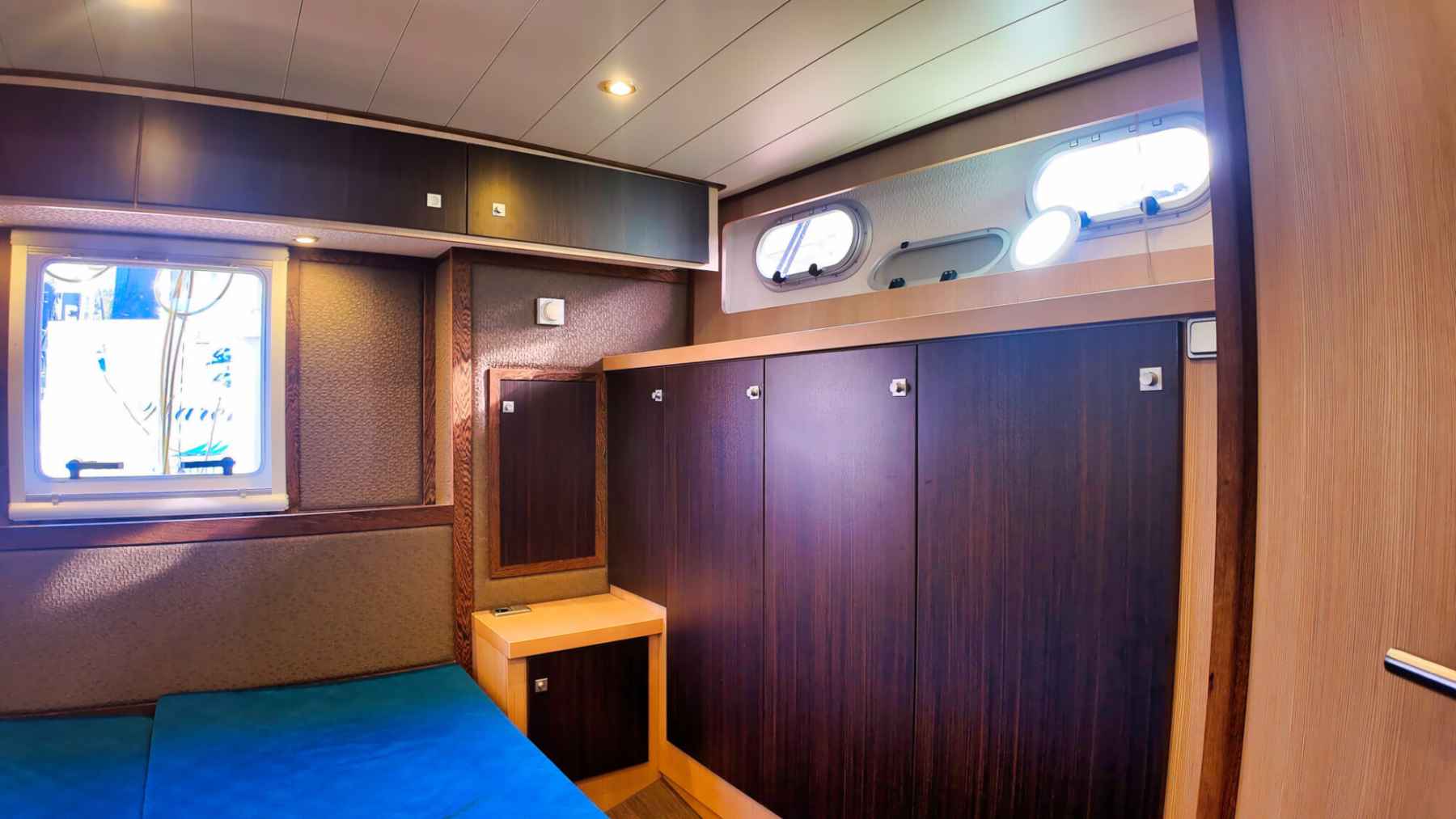 Motorboot Aventura 43 AK Cabrio