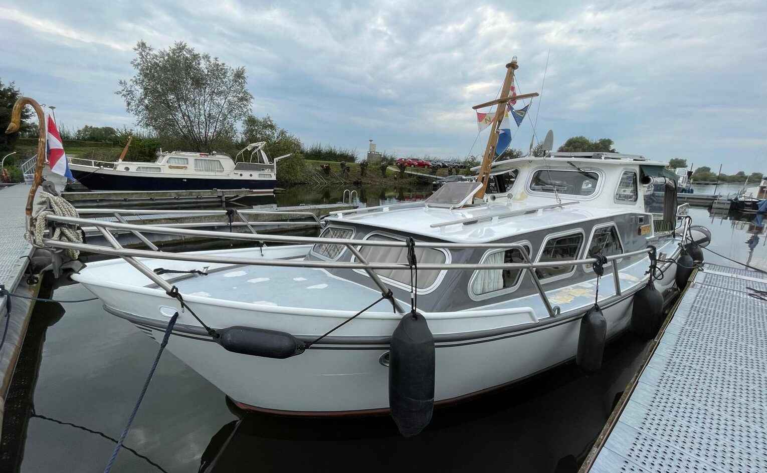Motorboot Beja Kruiser Silverbird 8.45 OK