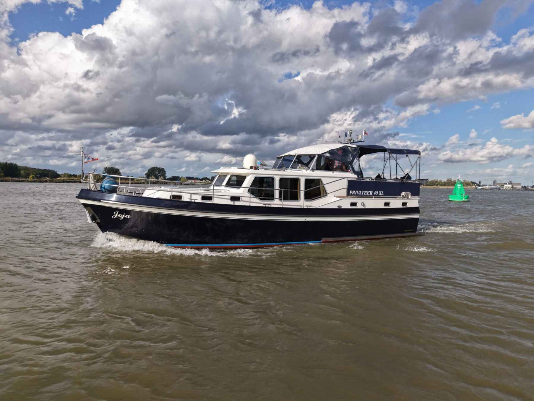 Motorboot Privateer 40 XL Cabrio