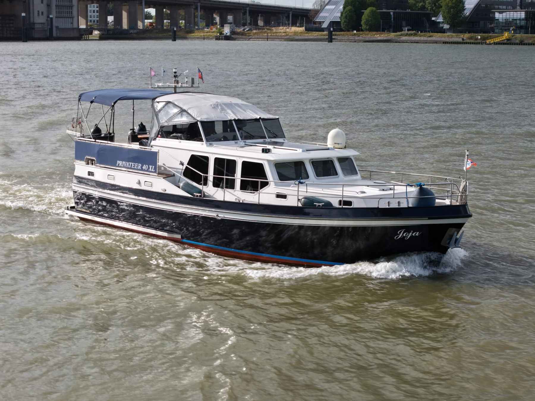 Motorboot Privateer 40 XL Cabrio