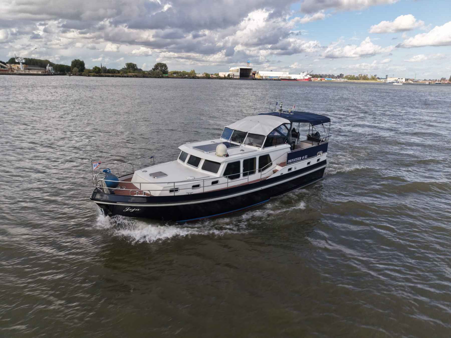 Motorboot Privateer 40 XL Cabrio