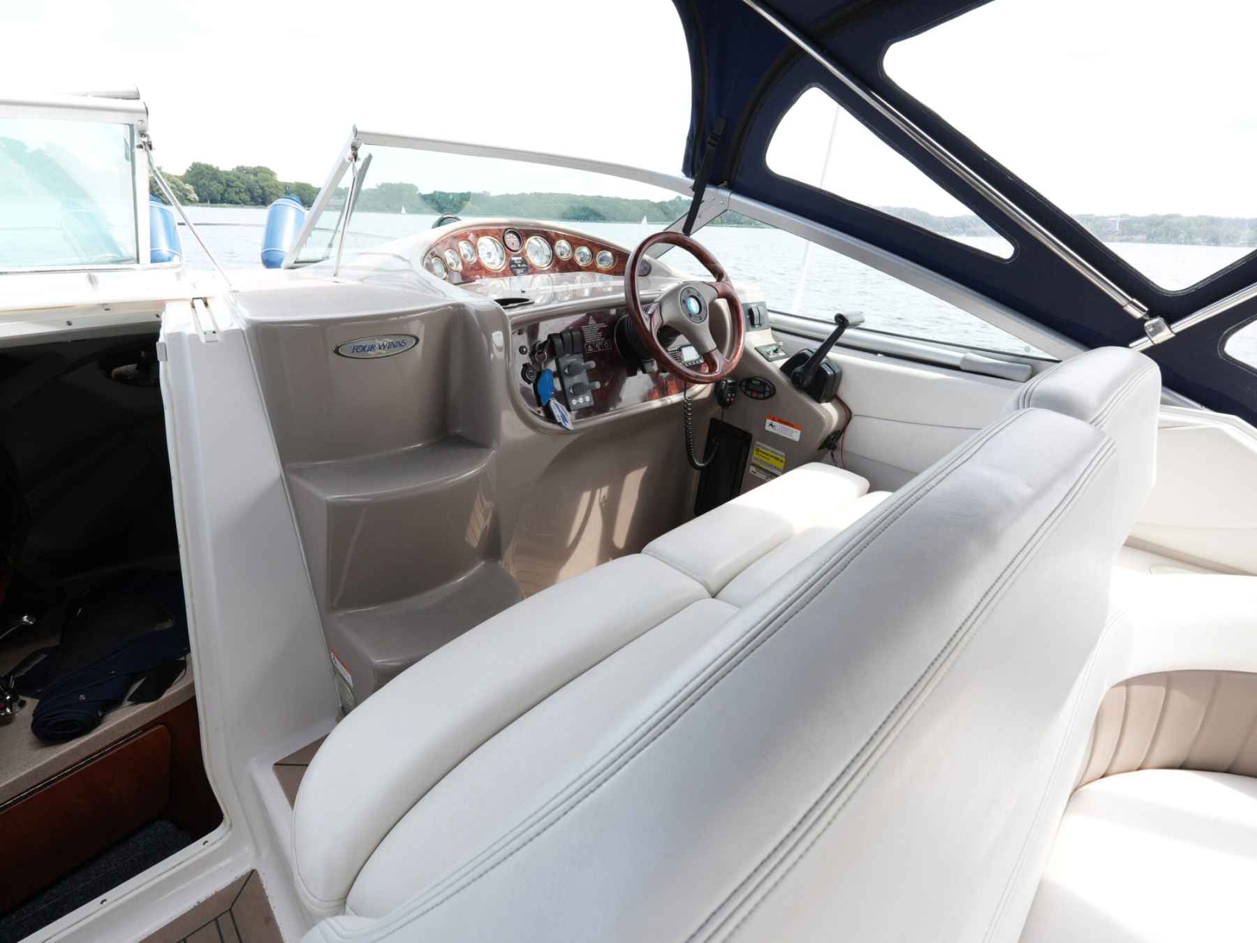 Motorboot Four Winns 248 Vista