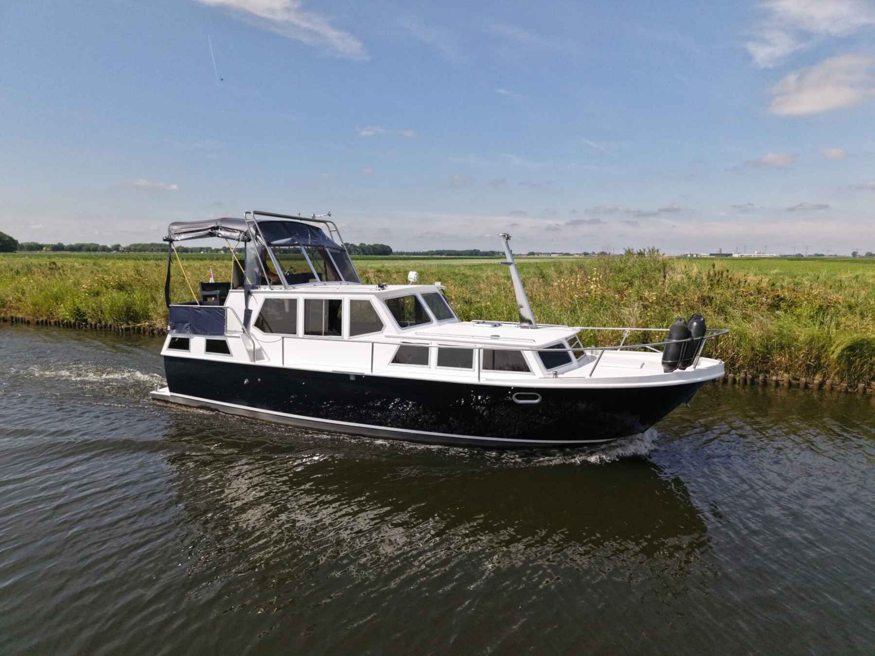Motorboot Vechtkruiser 10.50 AK Cabrio