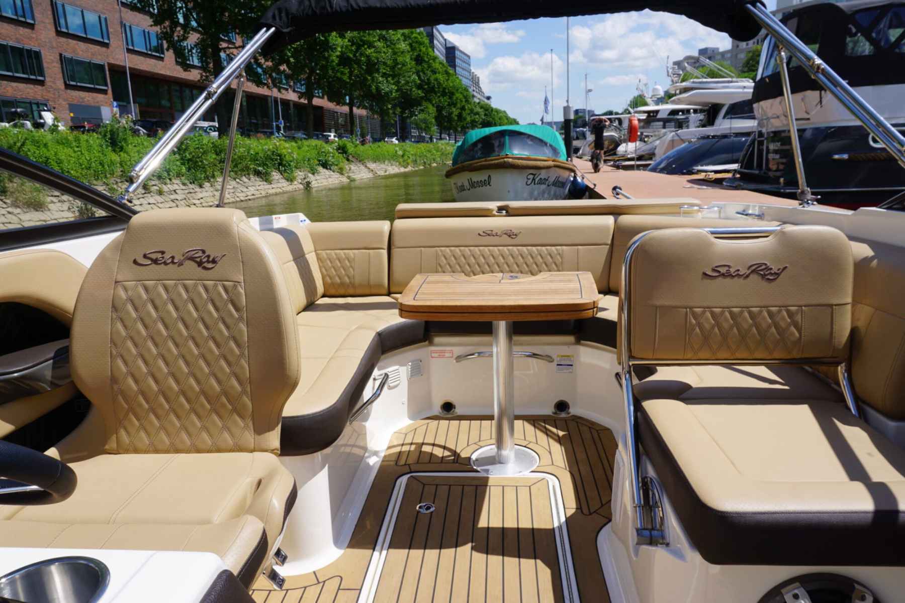 Motorboot Sea Ray 250 SLX