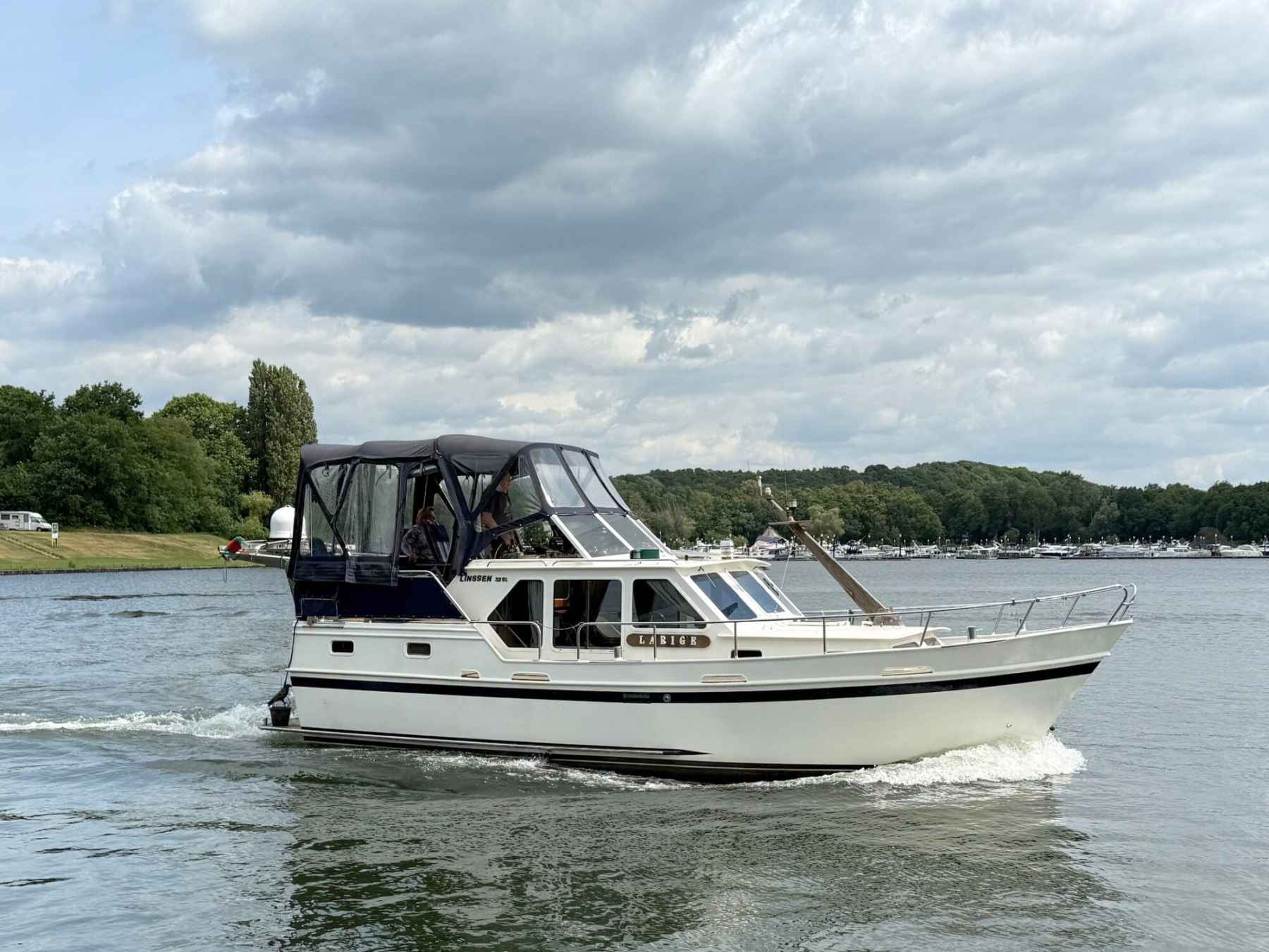 Motorboot Linssen 32 SL