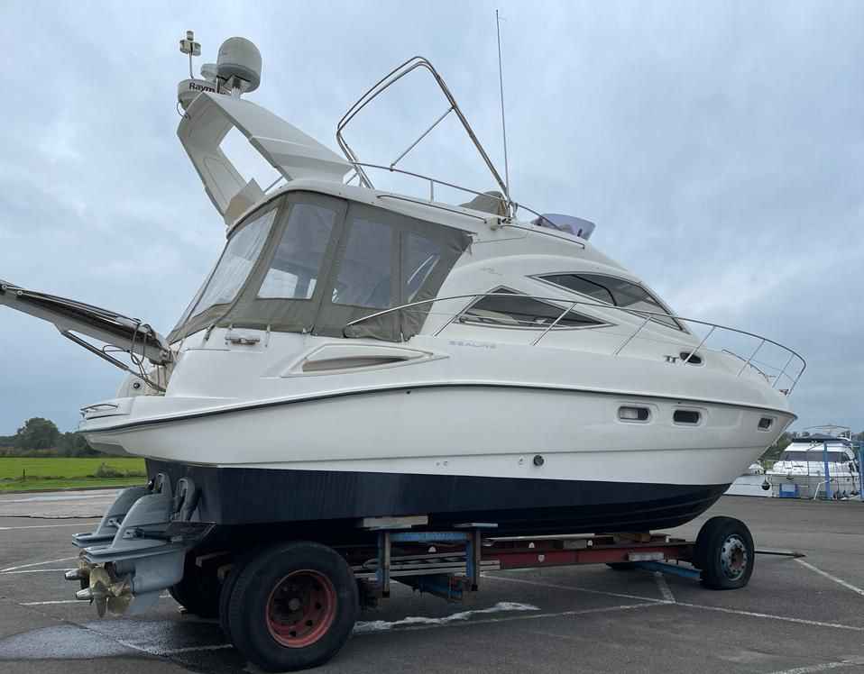 Motorboot Sealine F34 Flybridge