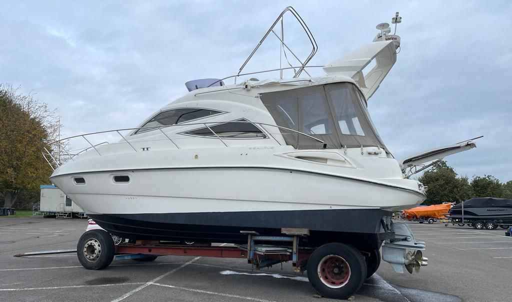 Motorboot Sealine F34 Flybridge