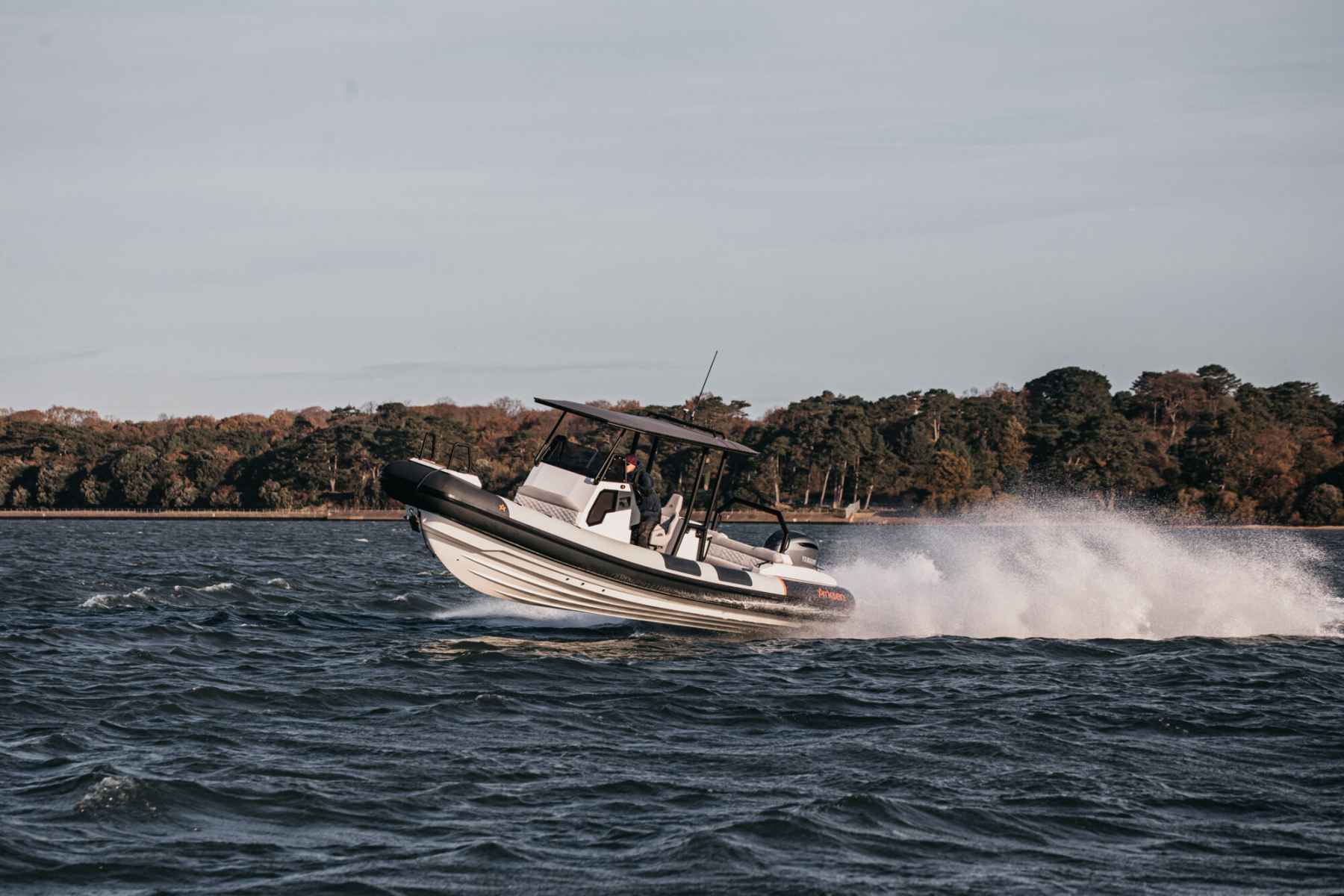 Motorboot Arksen 8