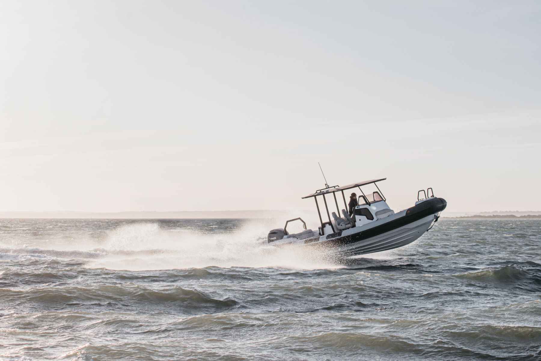 Motorboot Arksen 8