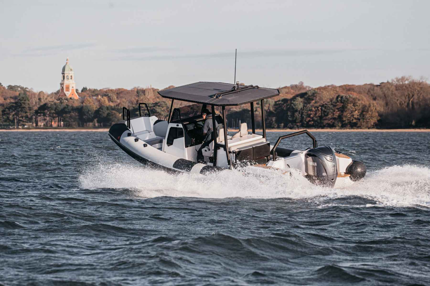 Motorboot Arksen 8