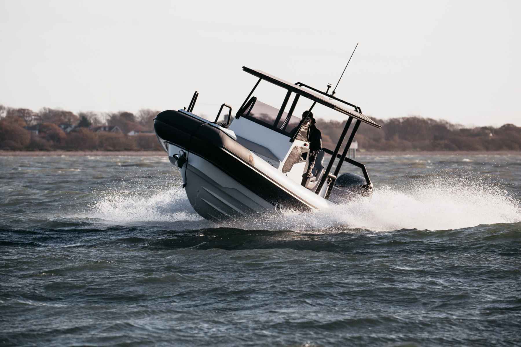 Motorboot Arksen 8