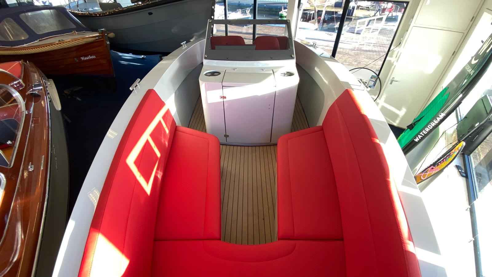 Motorboot Salut 29 CC