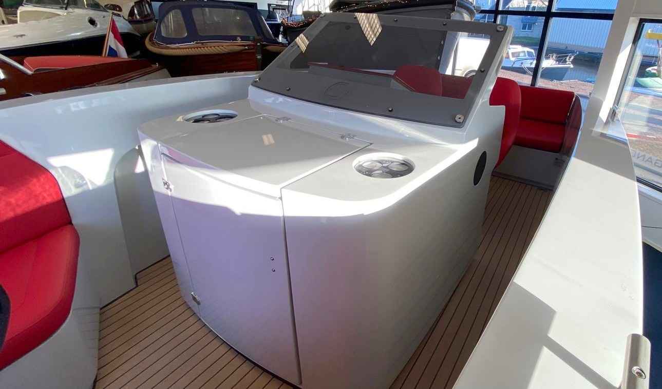 Motorboot Salut 29 CC