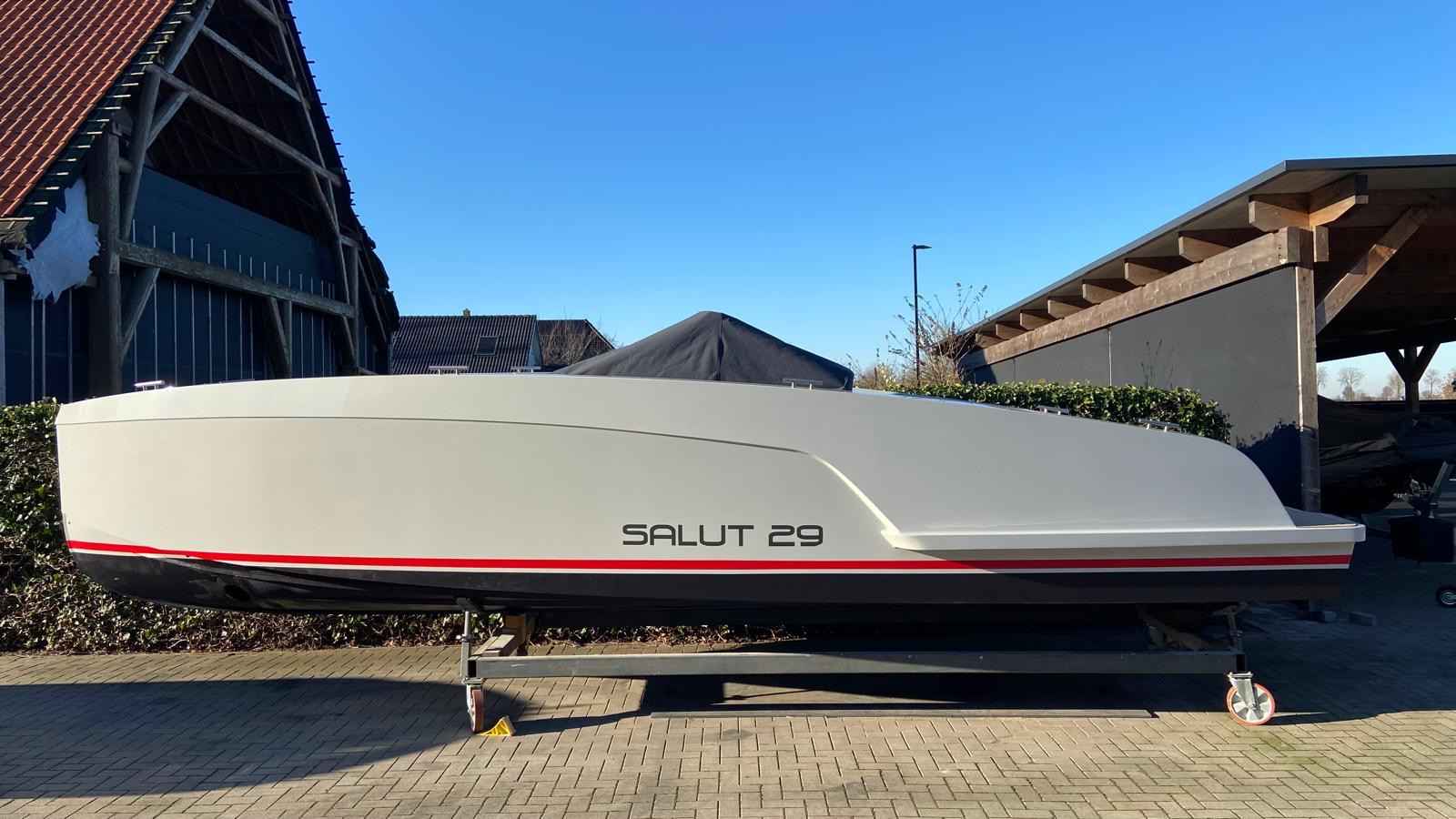 Motorboot Salut 29 CC