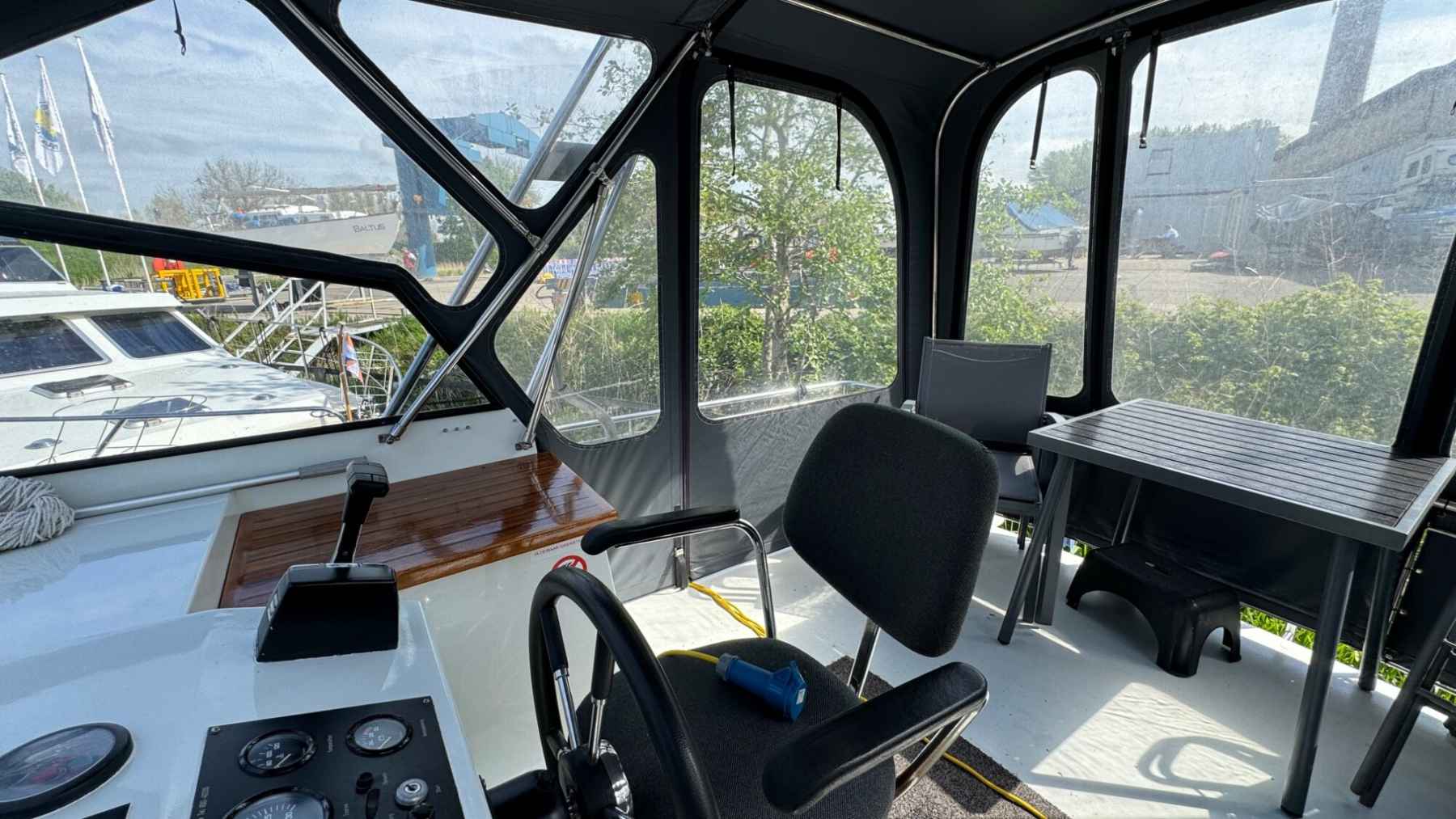 Motorboot Vri-Jon Contessa 37 AK Cabrio