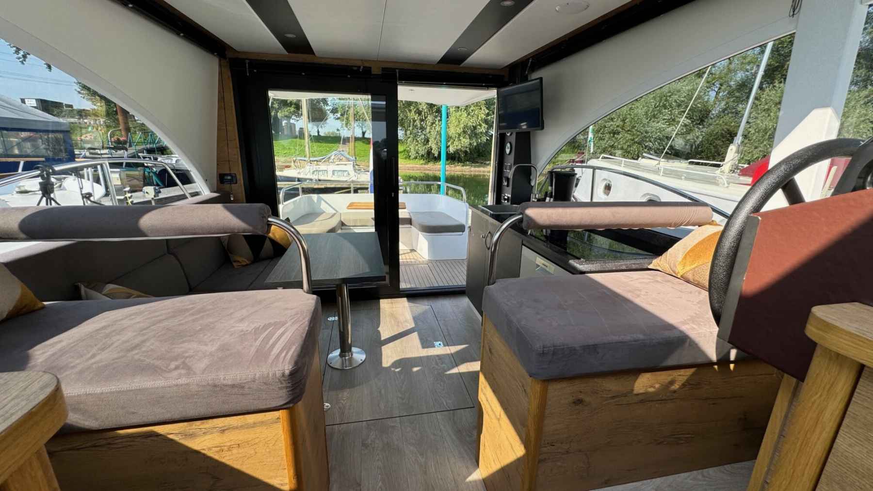 Motorboot Concordia 110 Sedan Paviljoen
