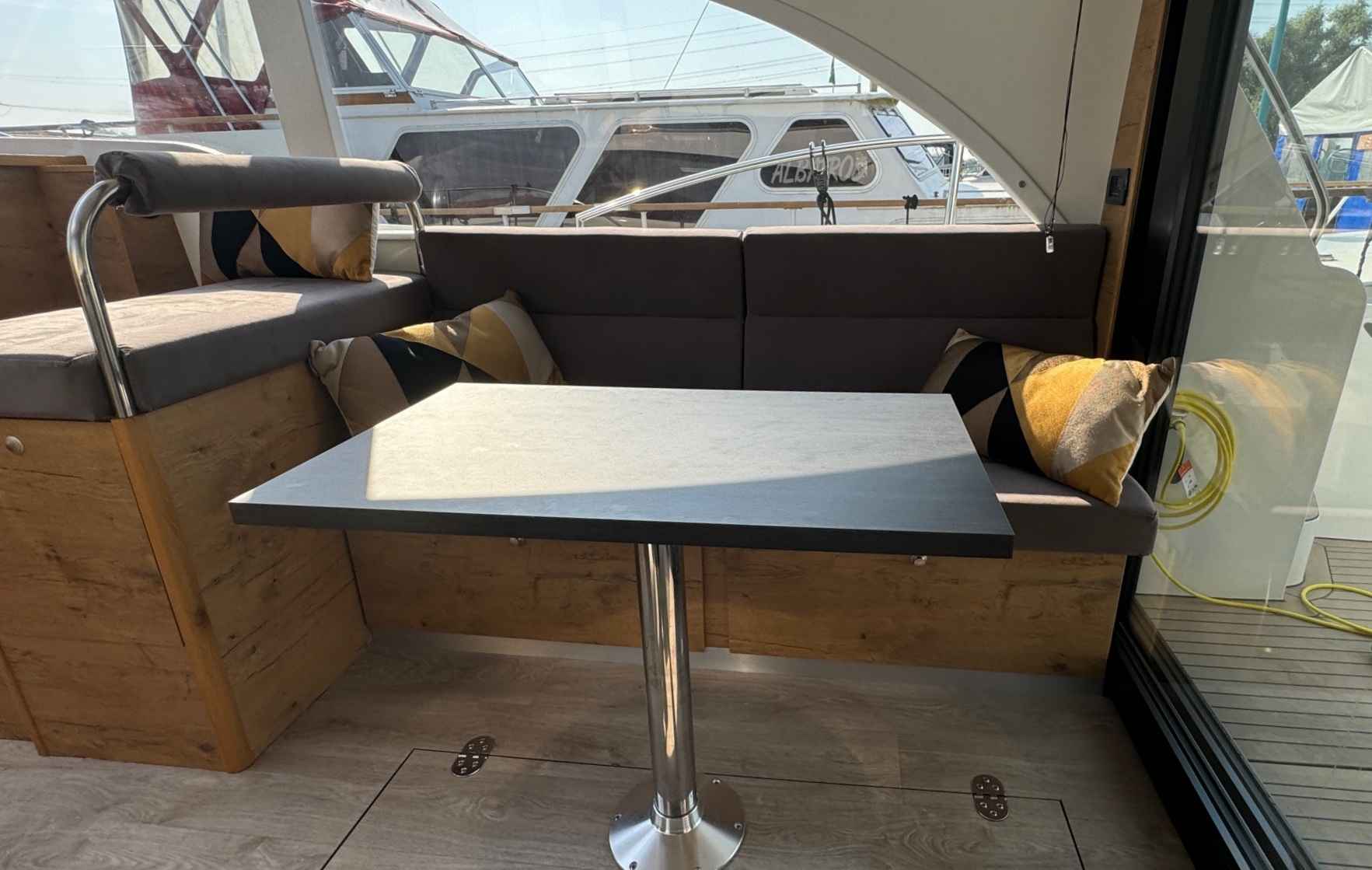 Motorboot Concordia 110 Sedan Paviljoen