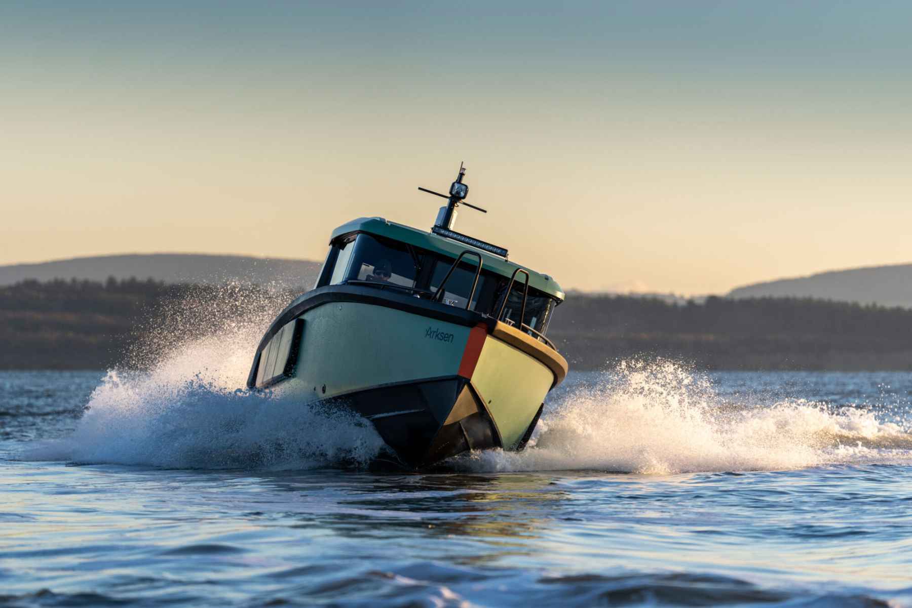 Motorboot Arksen 28