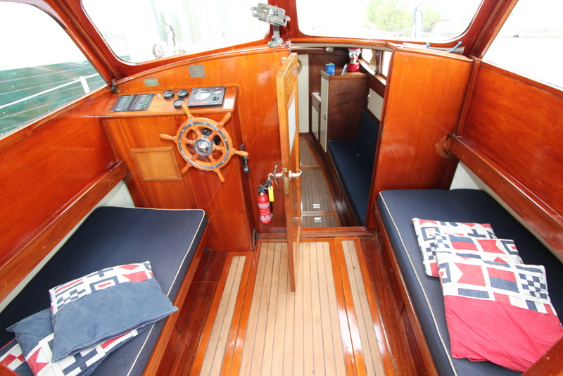 Motorboot Super Favorite Motorsailor 9.20 OK