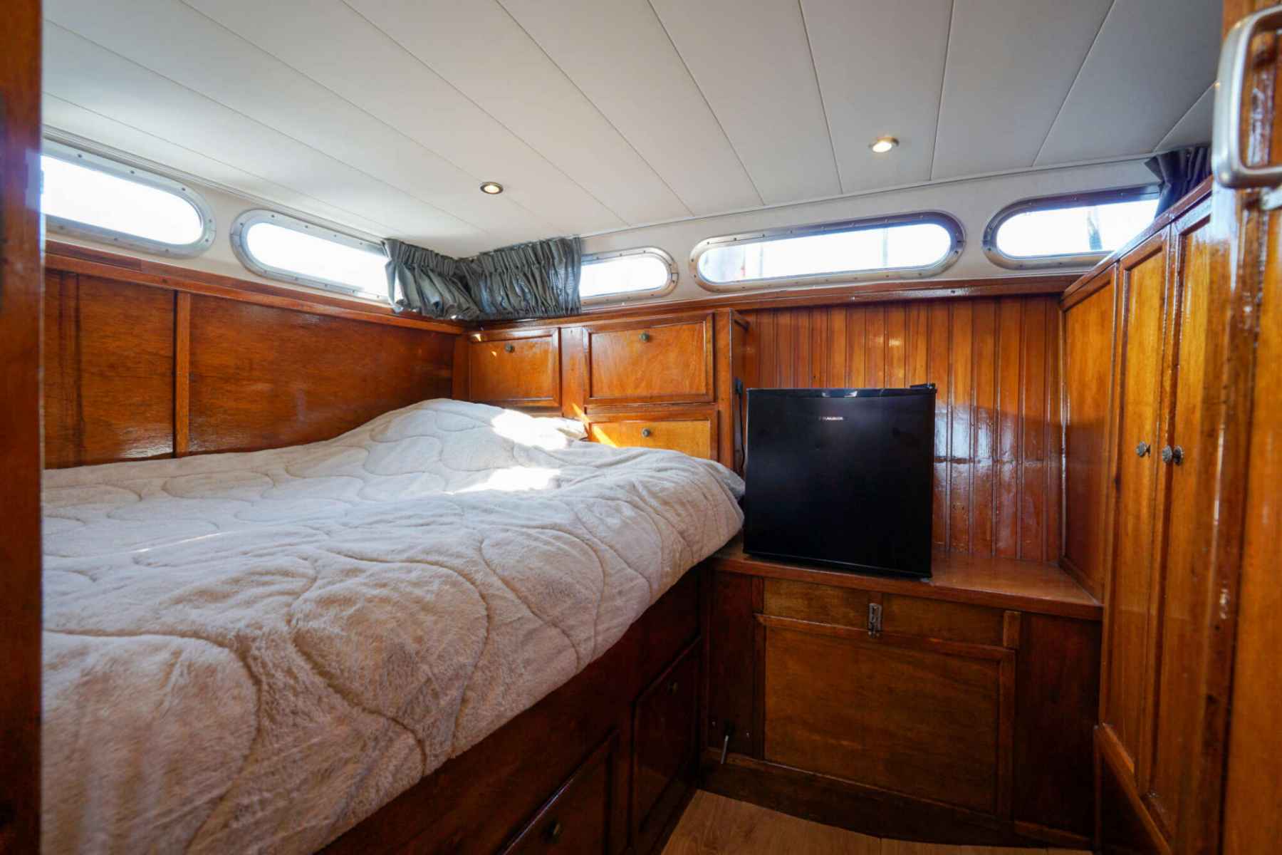 Motorboot Valkkruiser 10.50 AK Cabrio