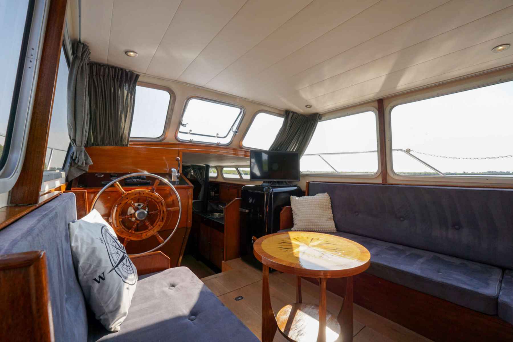 Motorboot Valkkruiser 10.50 AK Cabrio