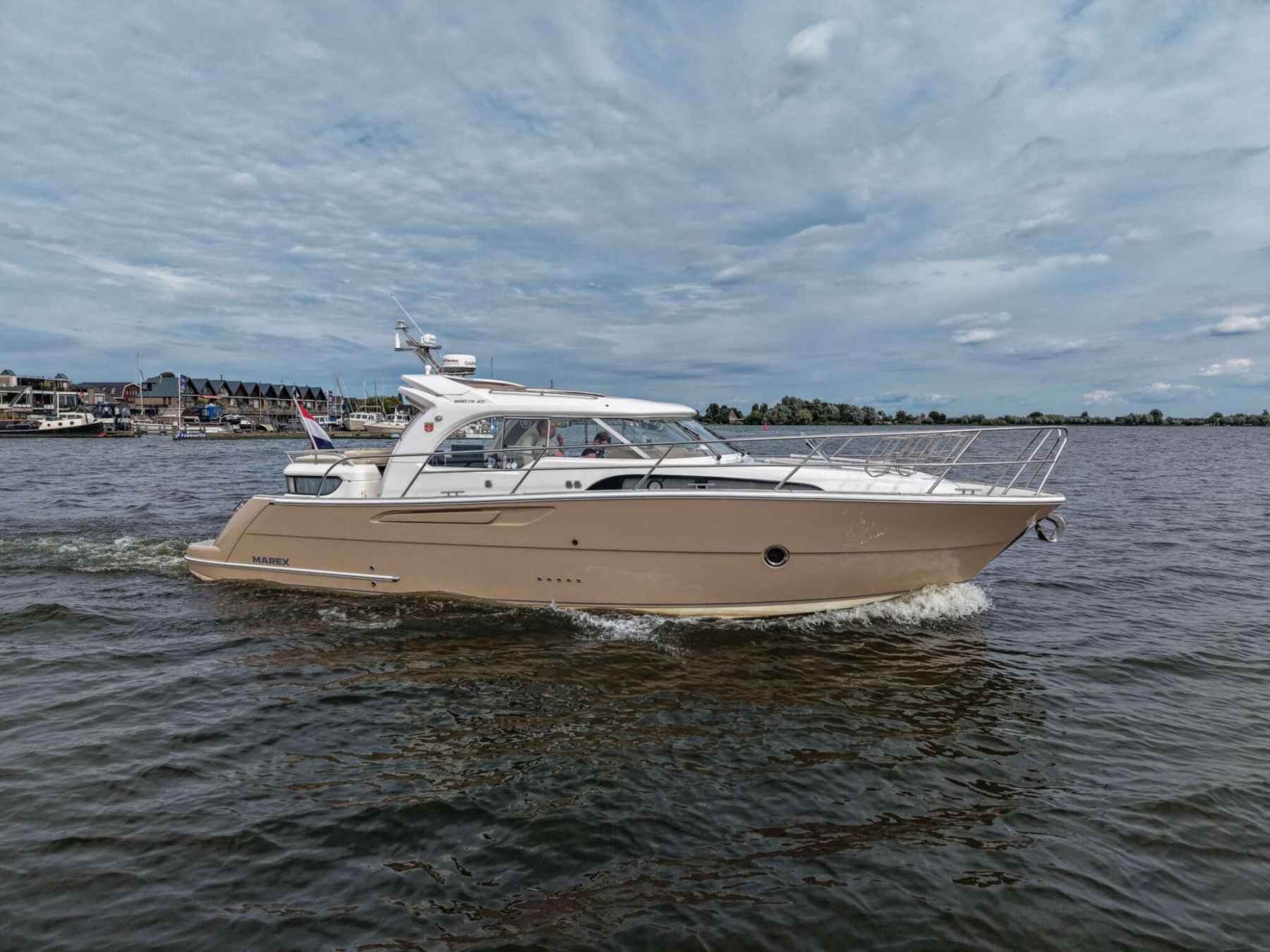Motorboot Marex 370 ACC
