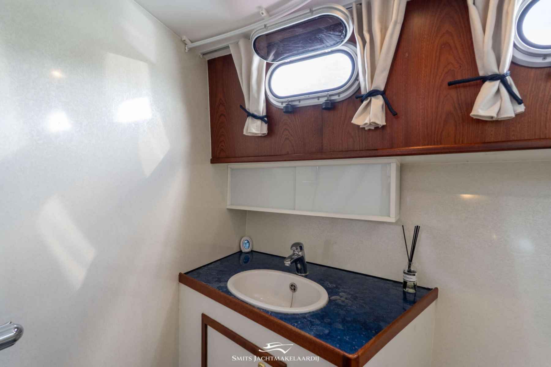 Motorboot Bach Yacht 35 OK