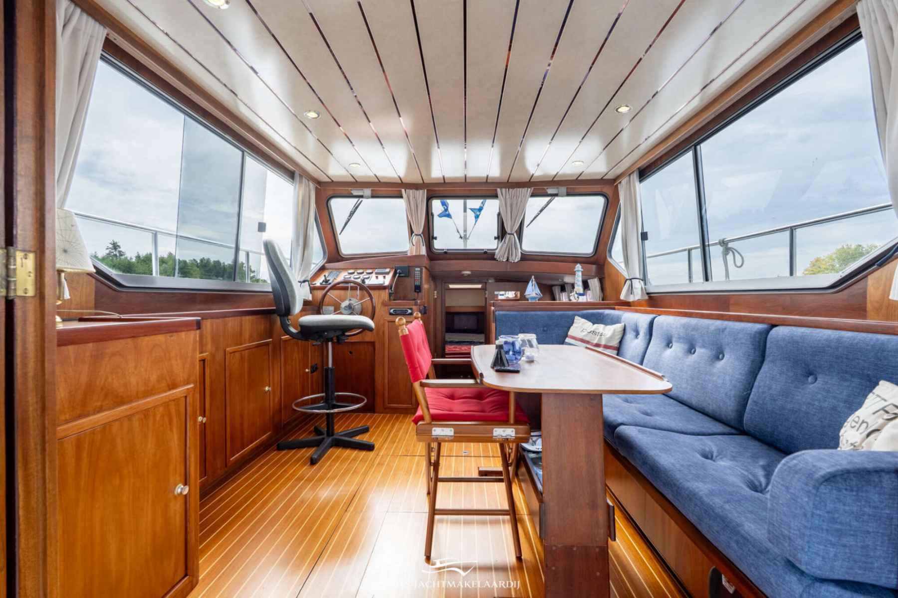 Motorboot Bach Yacht 35 OK