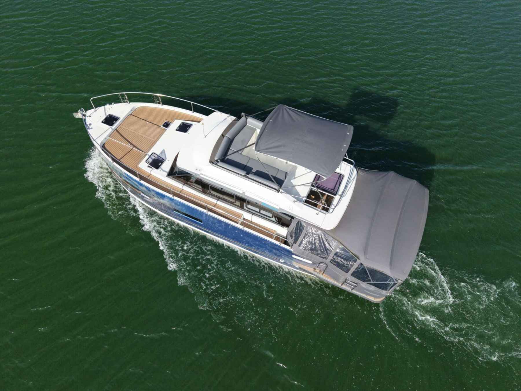 Motorboot Cobra Yachts Futura 40 Grand Horizon