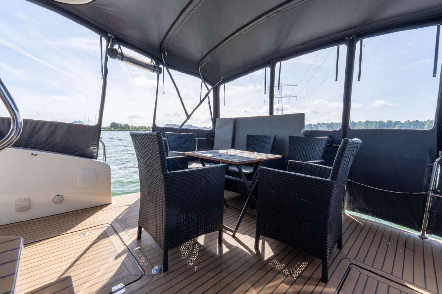 Motorboot Cobra Yachts Futura 40 Grand Horizon