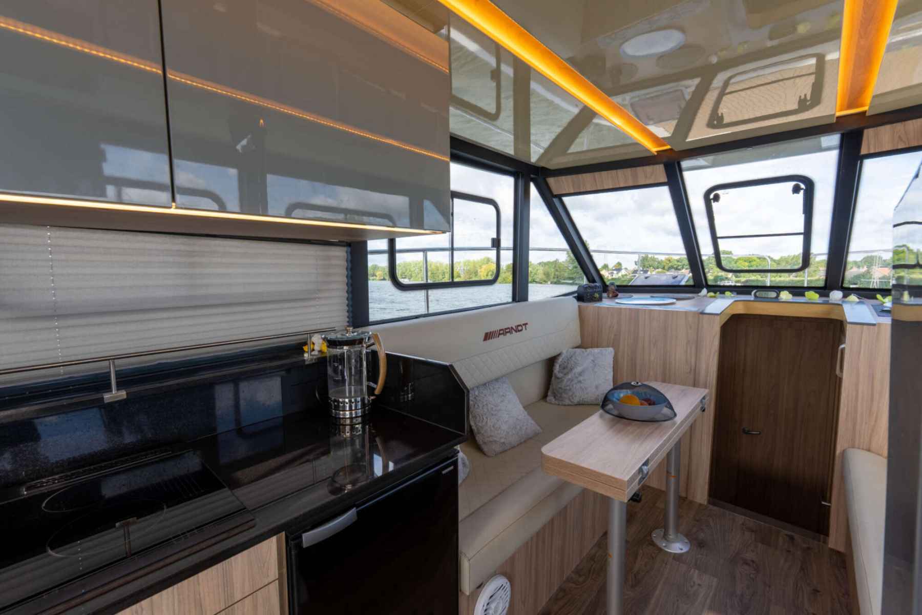 Motorboot Cobra Yachts Futura 40 Grand Horizon