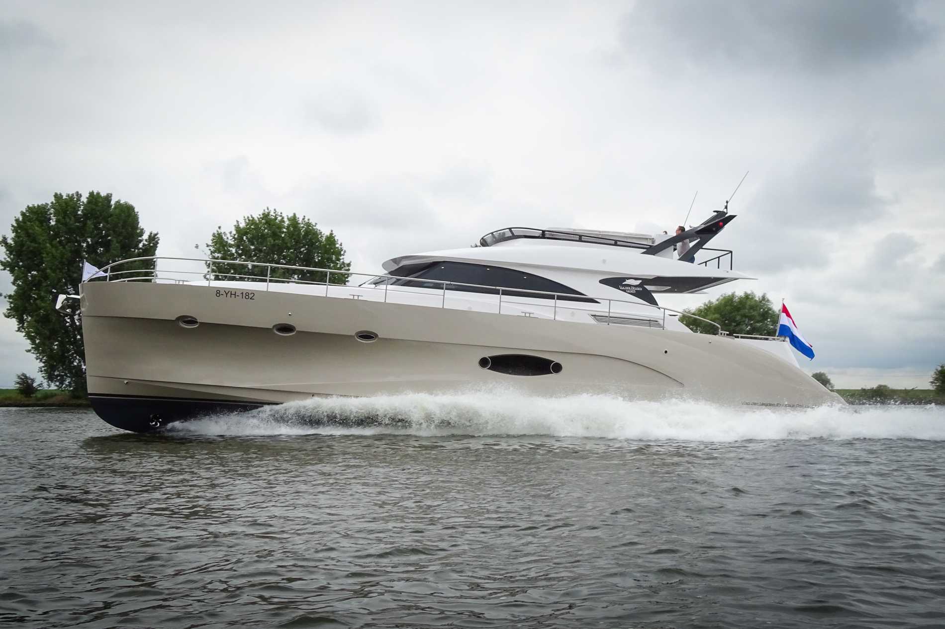 Van der Heijden Yachts Exclusive Deluxe 2000 Sportbridge