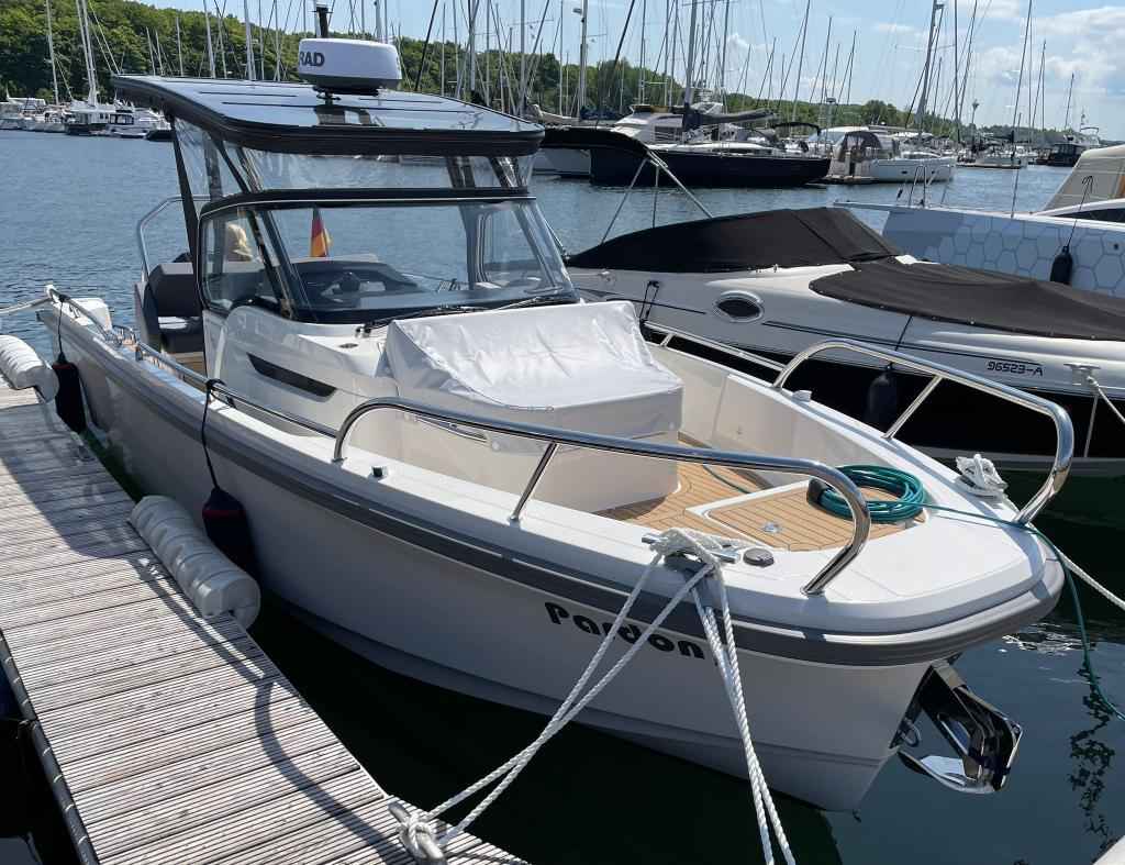 Motorboot Nimbus T8 T-Top