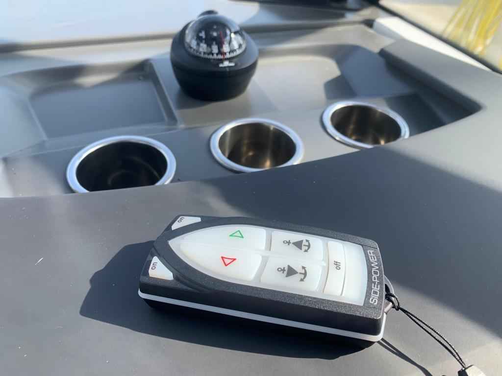 Motorboot Nimbus T8 T-Top