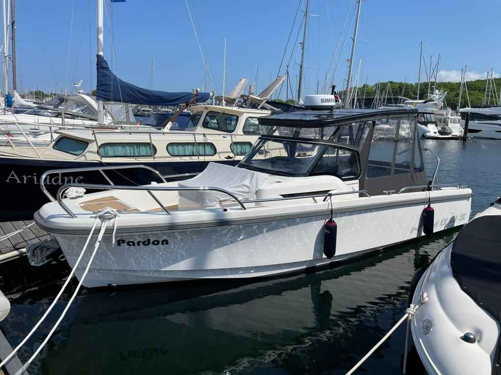 Motorboot Nimbus T8 T-Top