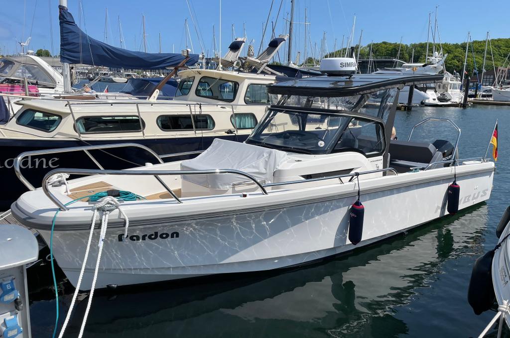 Motorboot Nimbus T8 T-Top