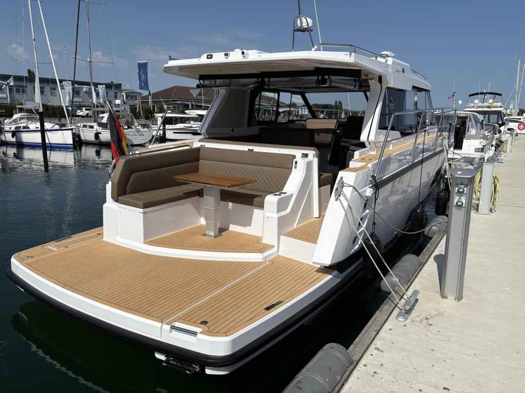 Motorboot Aquador 400 HT