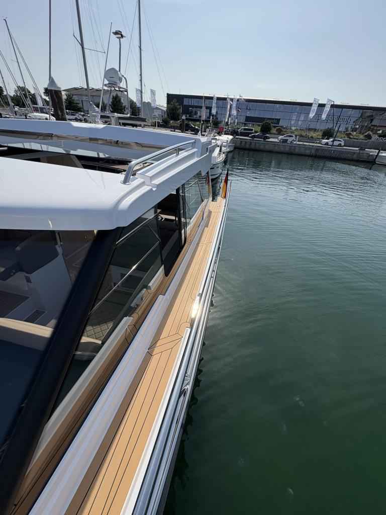 Motorboot Aquador 400 HT