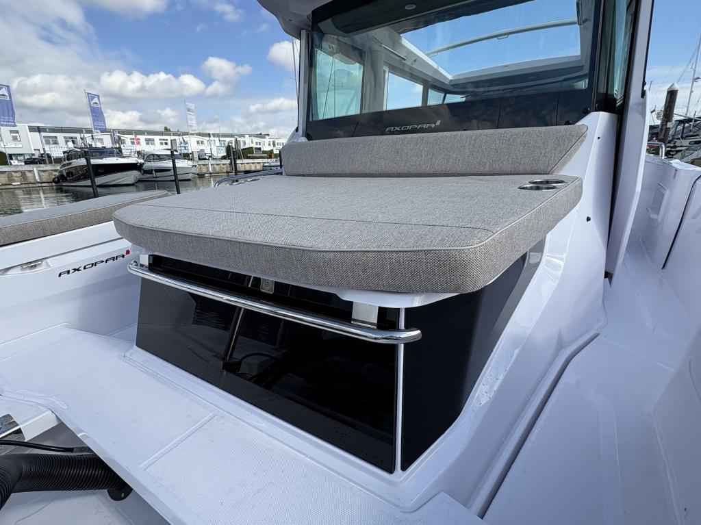 Motorboot Axopar 29 XC Cross Cabin