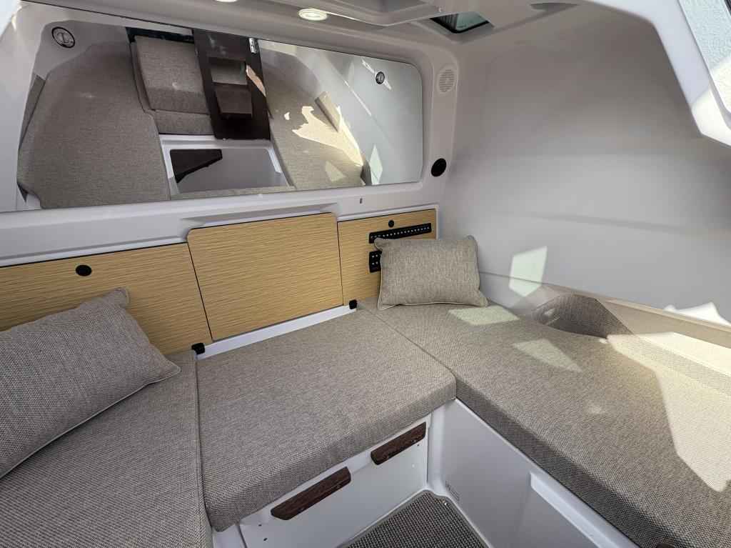 Motorboot Axopar 29 XC Cross Cabin