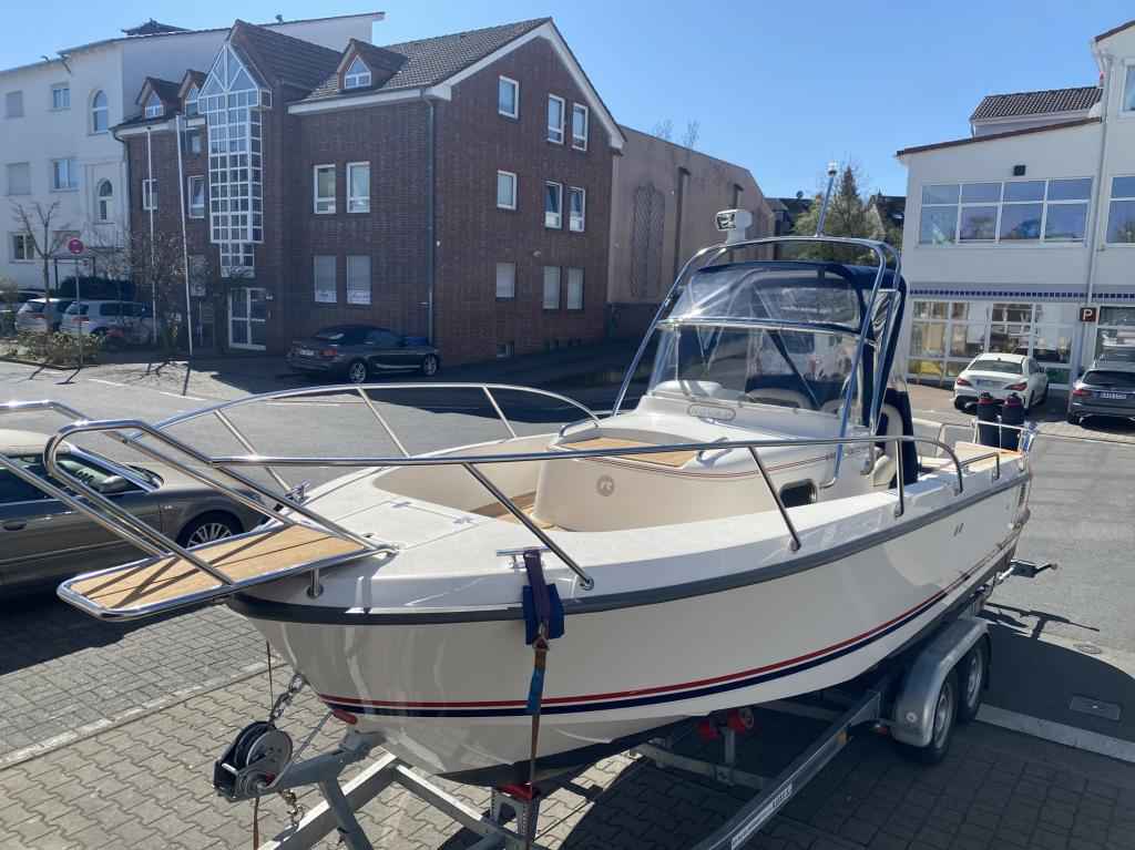 Motorboot Nimbus 230 R