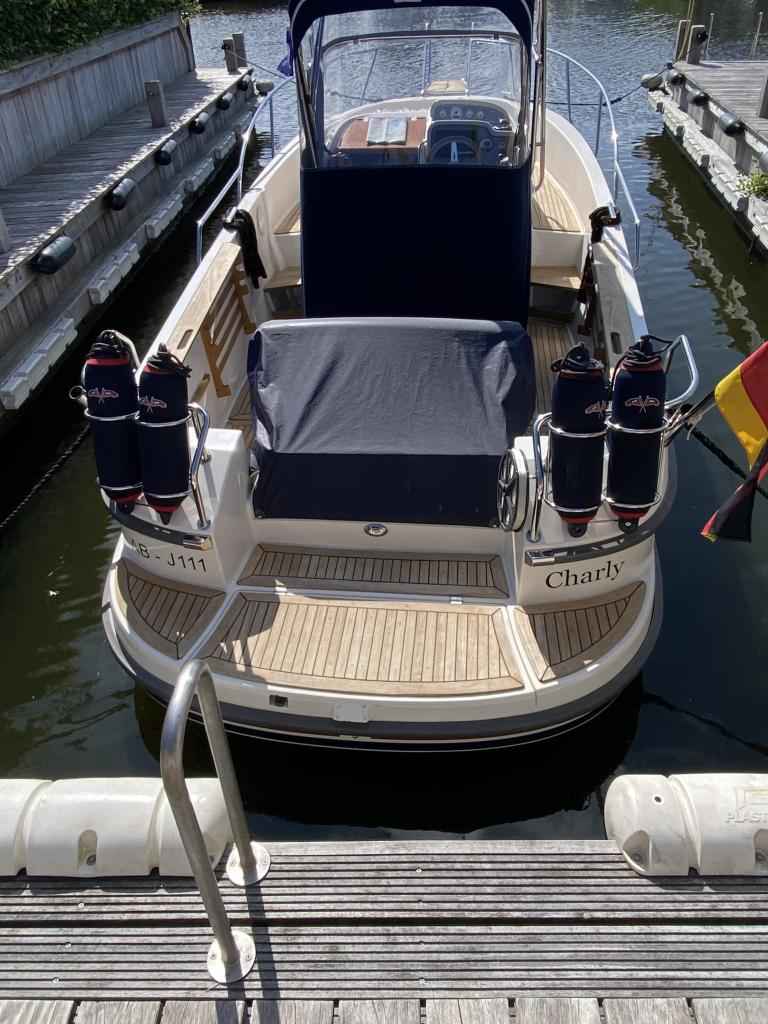 Motorboot Nimbus 230 R