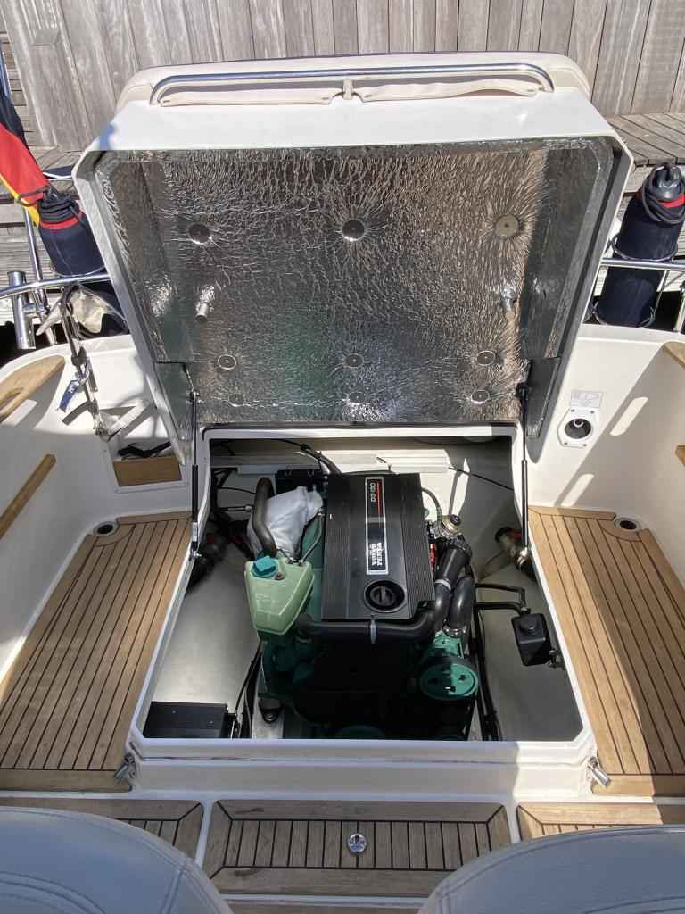 Motorboot Nimbus 230 R